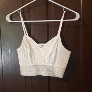 White embroidered AE crop top